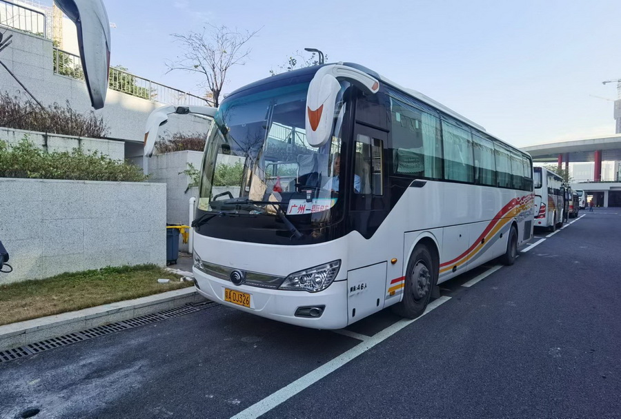 安迅三通豪华46座旅游大巴出租