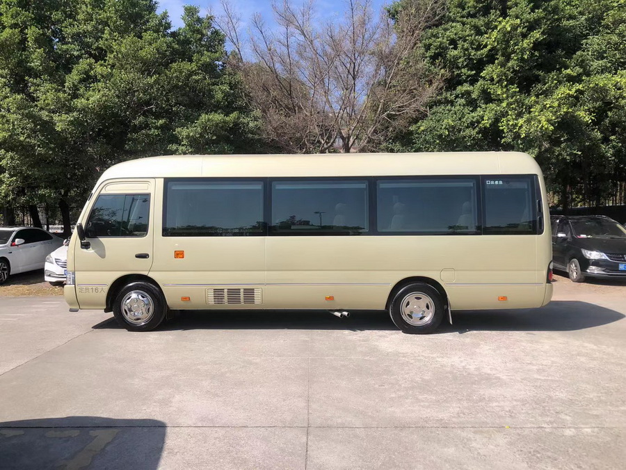 全新16座豪华丰田考斯特